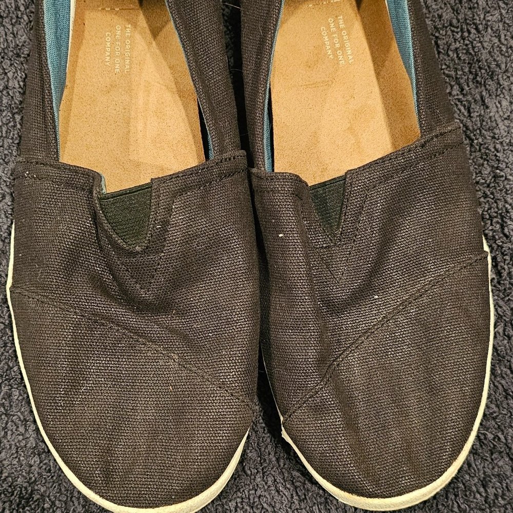 Women's Toms shoes, size 9.5
